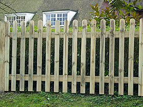 Picket safety fencing in Redhill